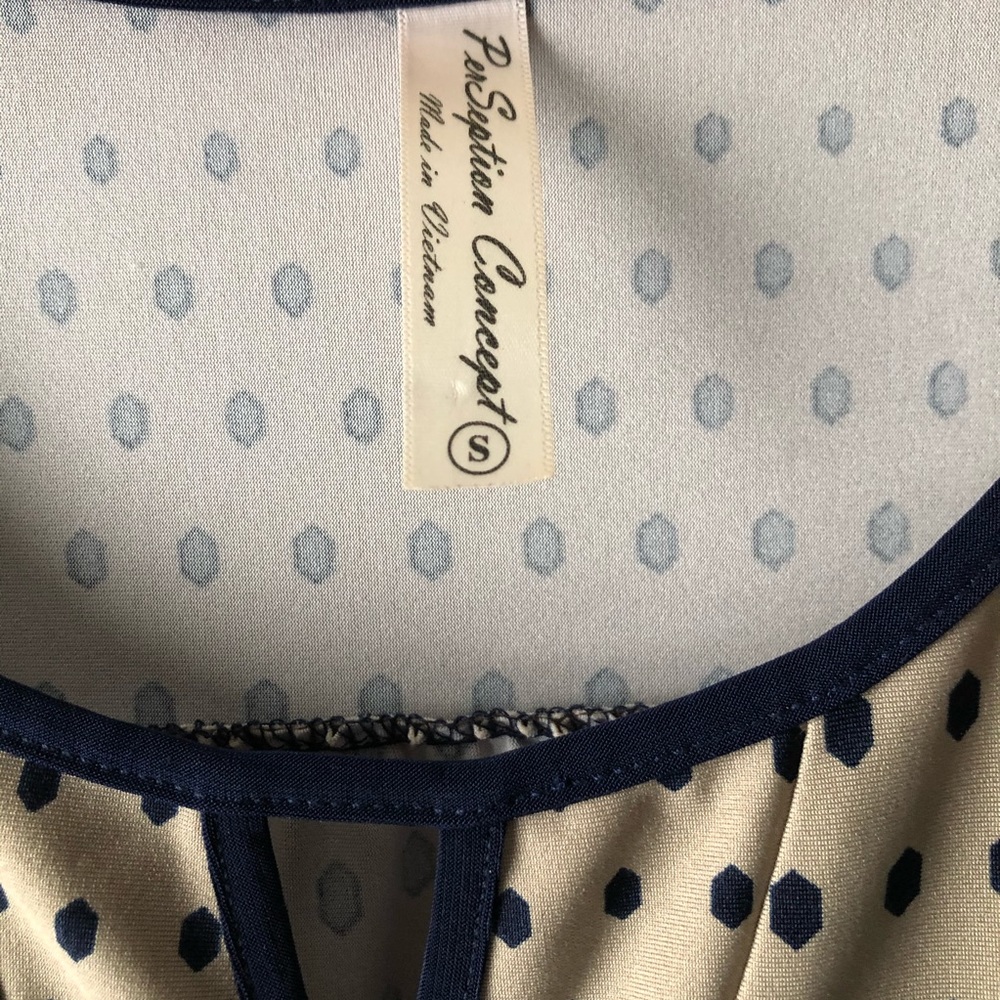 Small/Medium Contemporary Blouse - Picture 7 of 7